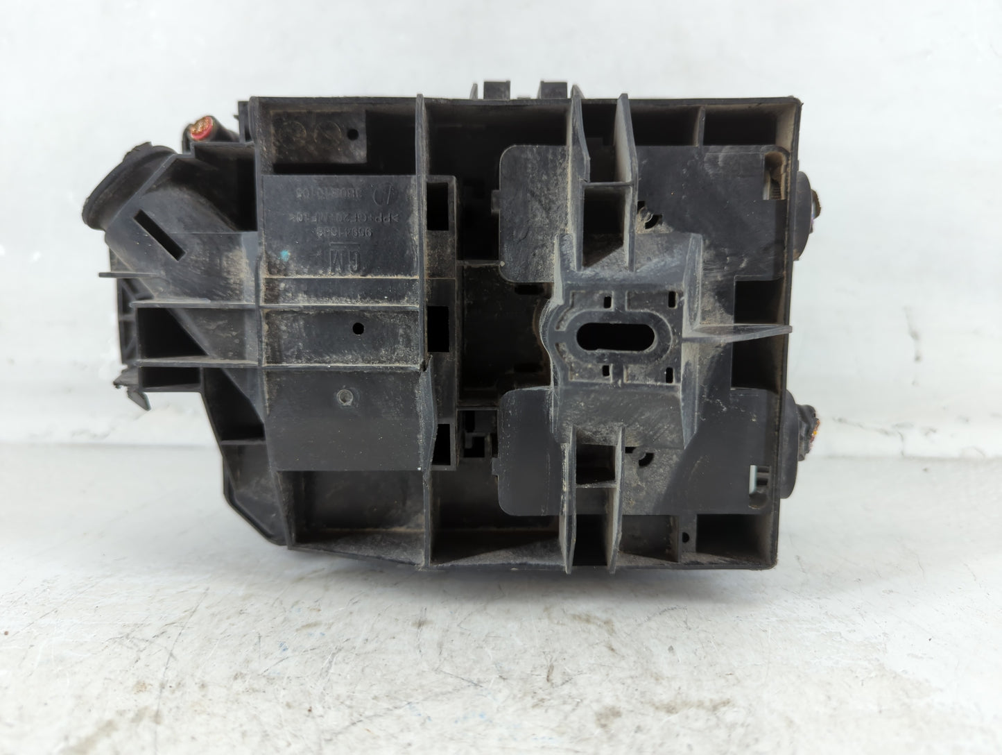 2018-2021 Chevrolet Trax Fusebox Fuse Box Panel Relay Module P/N:42624875 Fits Fits 2018 2019 2020 2021 OEM Used Auto Parts