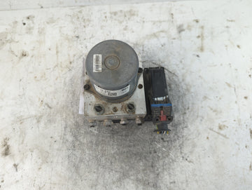 2017-2021 Chevrolet Trax ABS Pump Control Module Replacement P/N:688250455 42643519 Fits Fits 2017 2018 2019 2020 2021 OEM Used Auto Parts