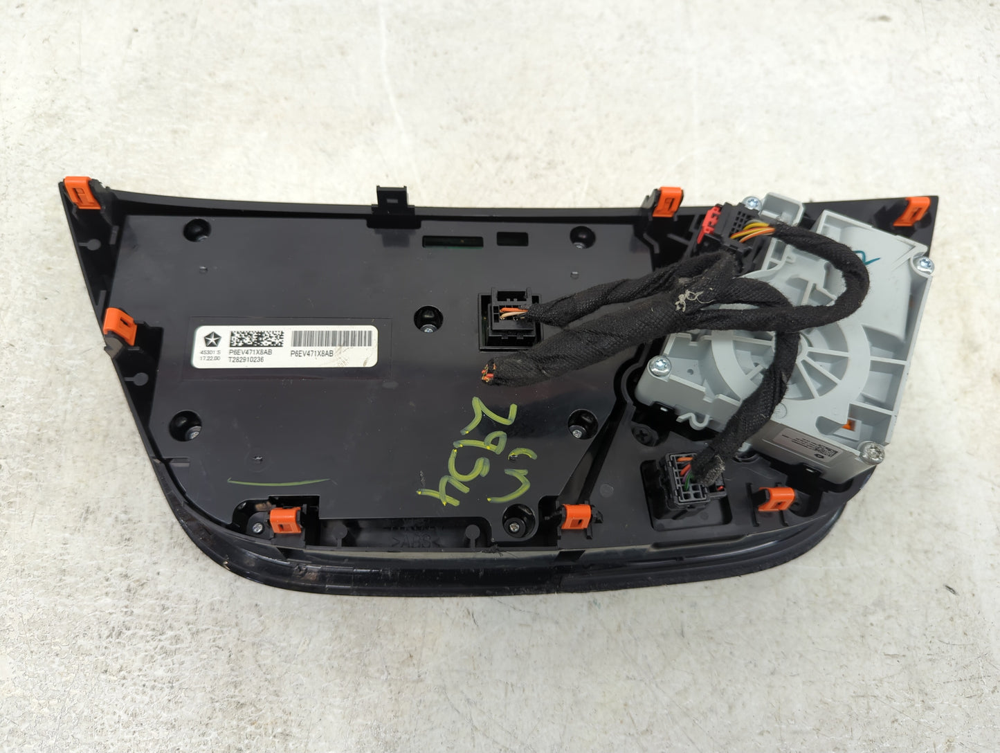 2018-2020 Chrysler Pacifica Climate Control Module Temperature AC/Heater Replacement P/N:P6EV471X8AB Fits Fits 2018 2019 202