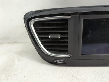 2020 Chrysler Pacifica Information Radio Display Screen