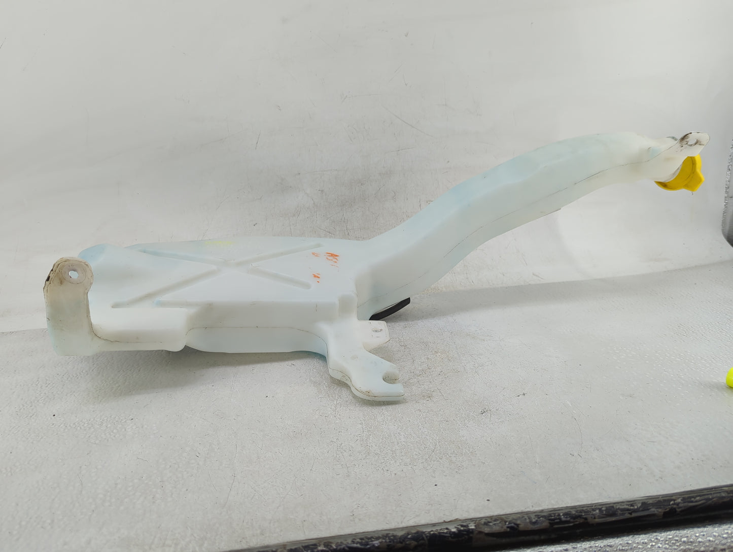 2011-2022 Dodge Durango Windshield Washer Fluid Reservoir Bottle Oem 1425739 - Oemusedautoparts1.com