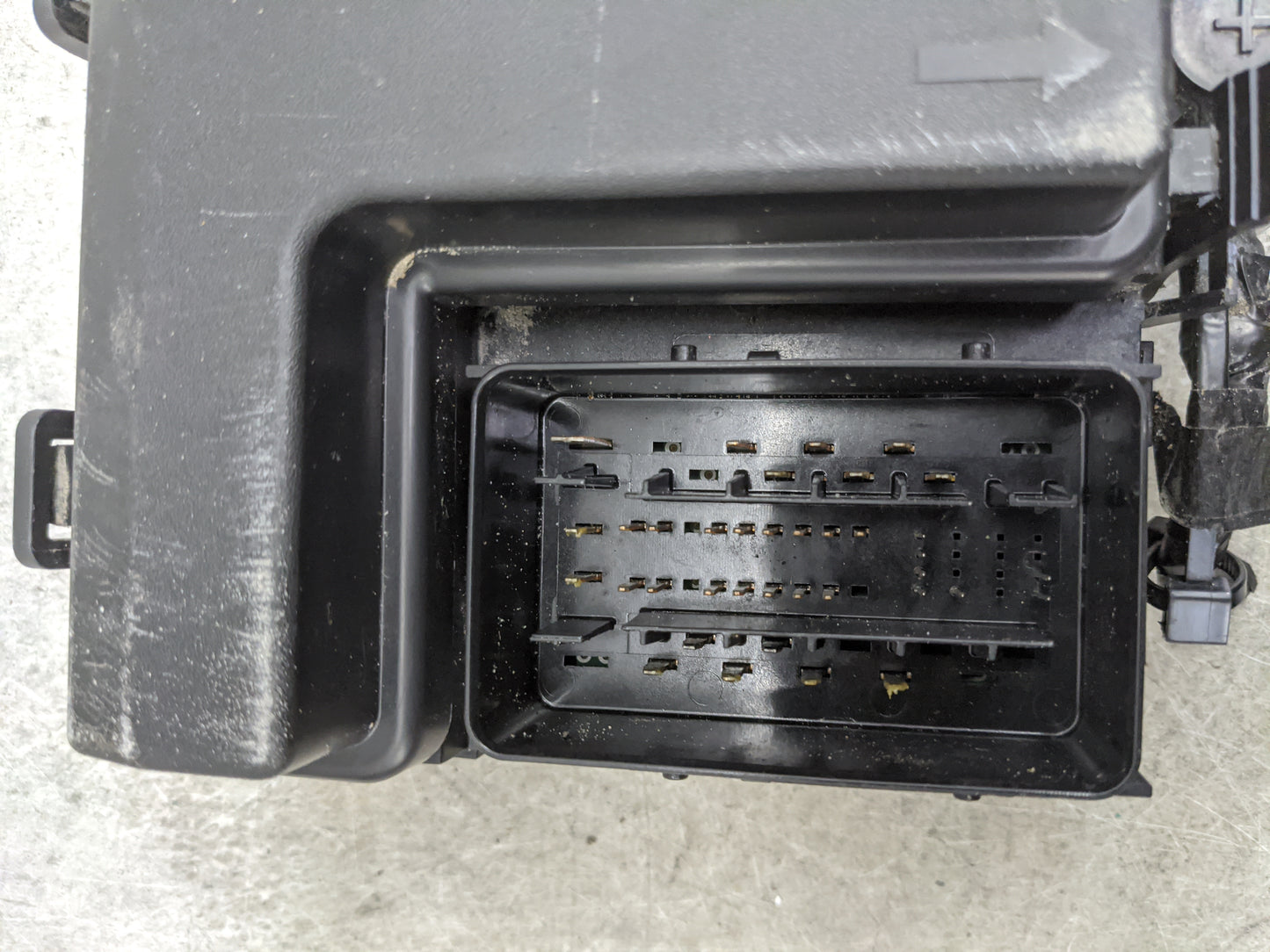 2019-2020 Ford Edge Fusebox Fuse Box Panel Relay Module P/N:K2GT14D068BB Fits Fits 2019 2020 OEM Used Auto Parts - Oemusedau
