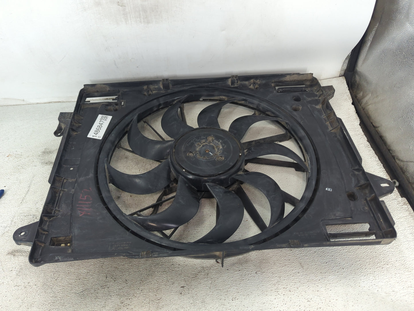 2020-2022 Ford Escape Electric Radiator Cooling Fan Motor Assembly P/N:LX61-8C607-AC F0HHX2G213 Fits Fits 2020 2021 2022 OEM