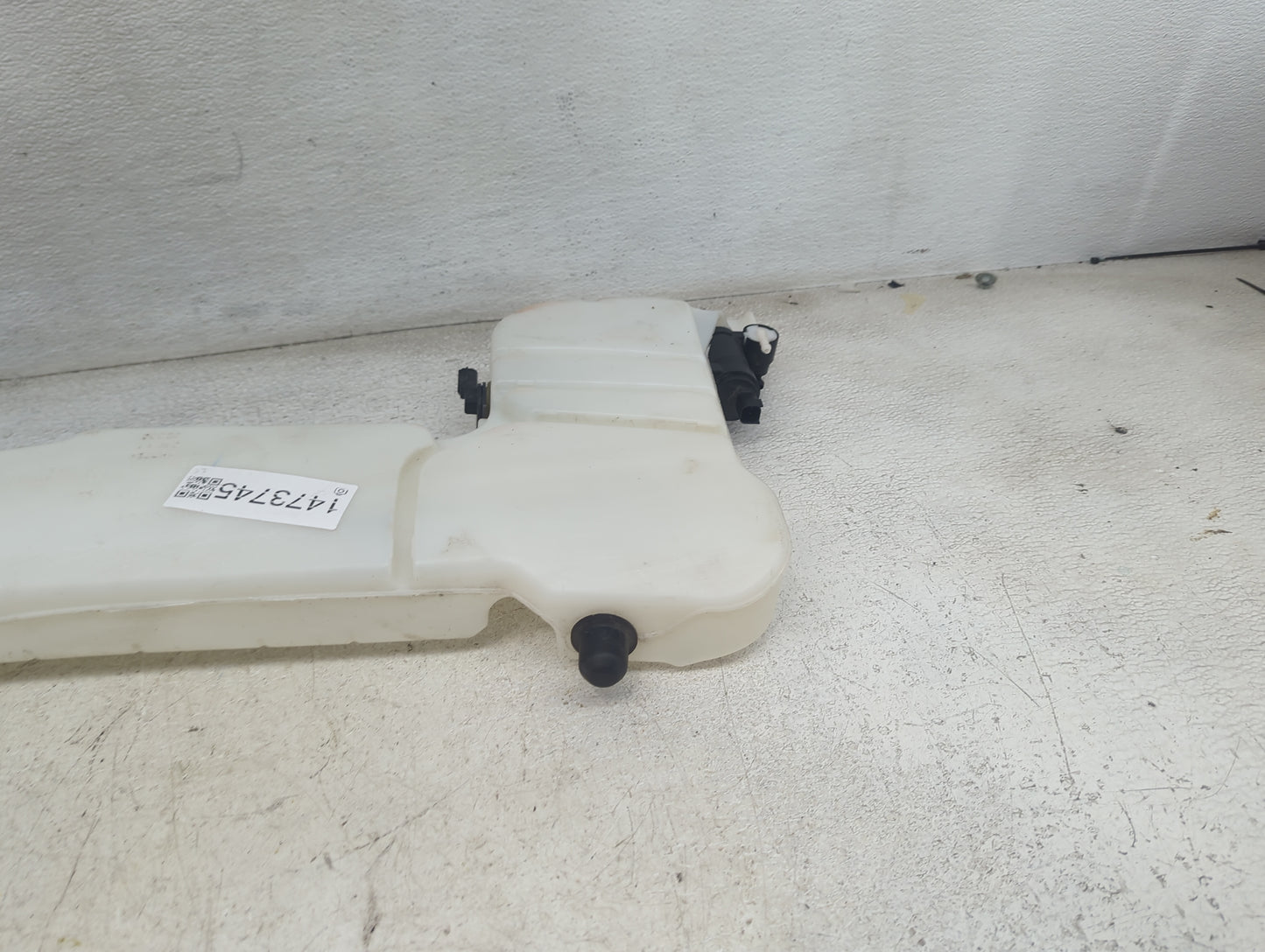 2020-2020 Ford Explorer Windshield Washer Fluid Reservoir Bottle Oem 1473745 - Oemusedautoparts1.com