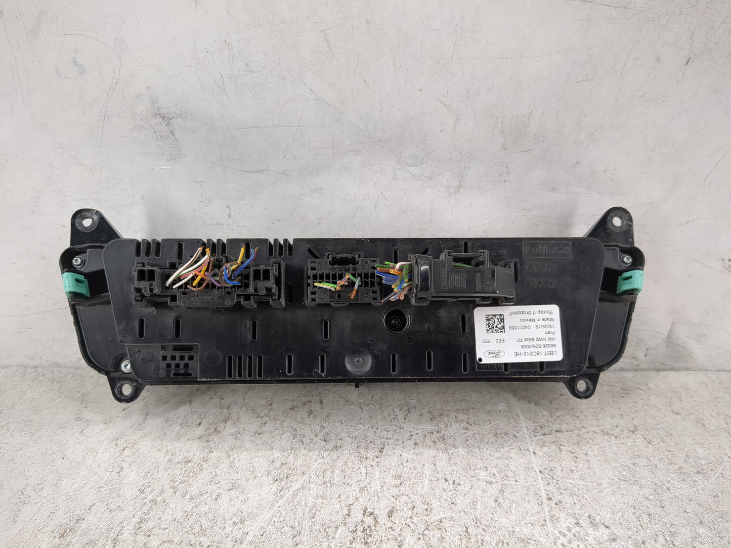 2020 Ford Explorer Climate Control Module Temperature AC/Heater Replacement P/N:LB5T-18C612-HE Fits OEM Used Auto Parts - Oe