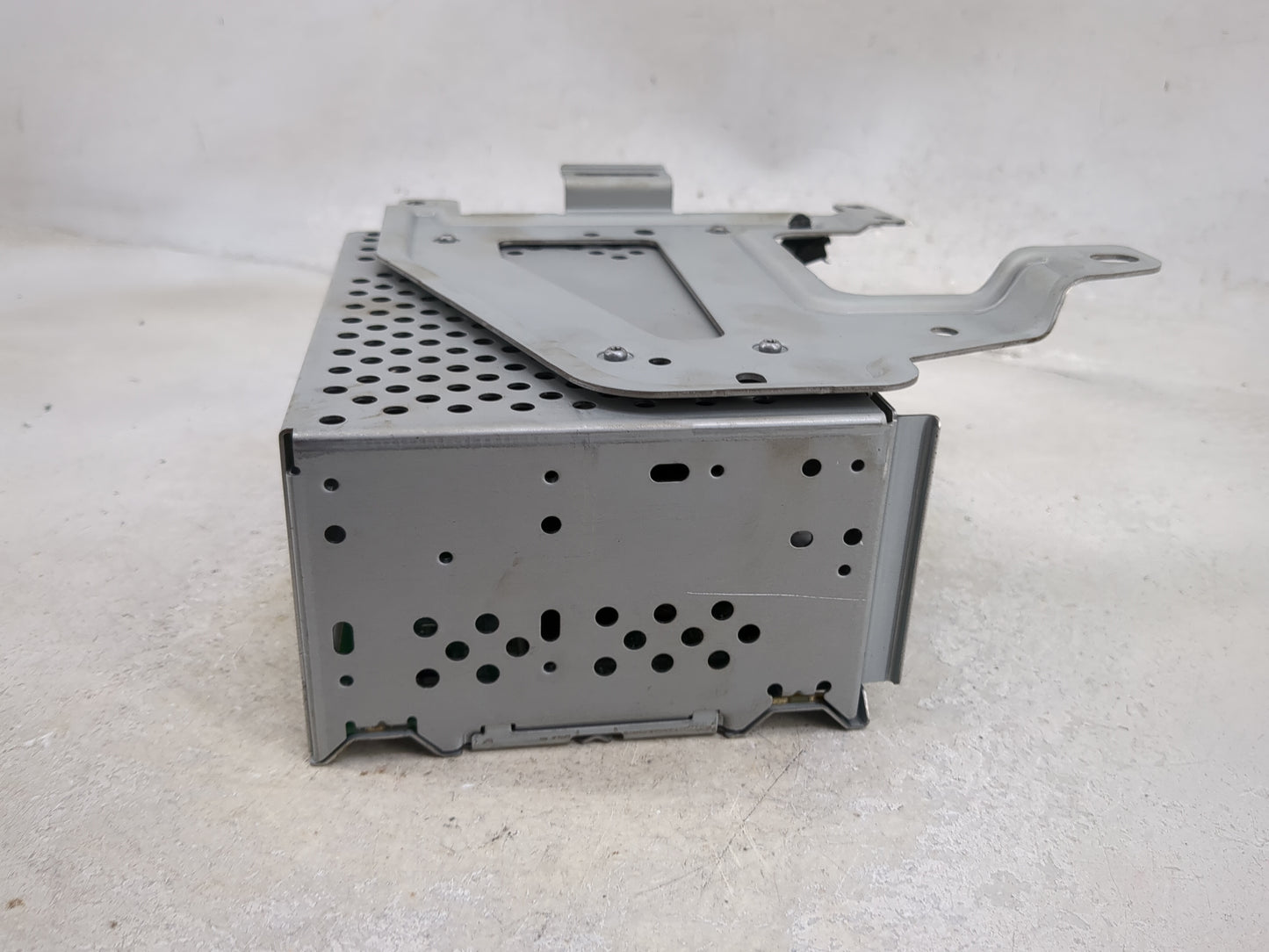 2020-2022 Ford Explorer Radio AM FM Cd Player Receiver Replacement P/N:LB5T-18D832-KU Fits Fits 2020 2021 2022 OEM Used Auto