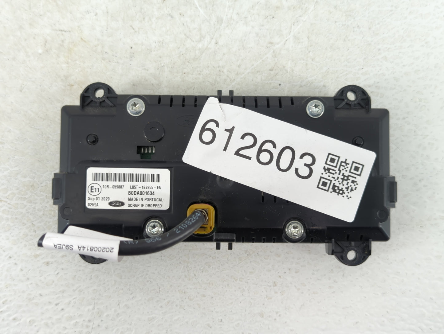 2020 Ford Explorer Information Display Screen - Oemusedautoparts1.com