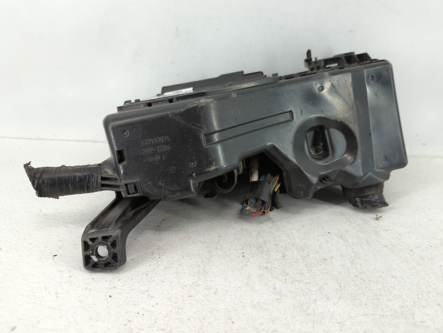 2018-2020 Ford F-150 Fusebox Fuse Box Panel Relay Module P/N:82662-33210 Fits Fits 2018 2019 2020 OEM Used Auto Parts - Oemu