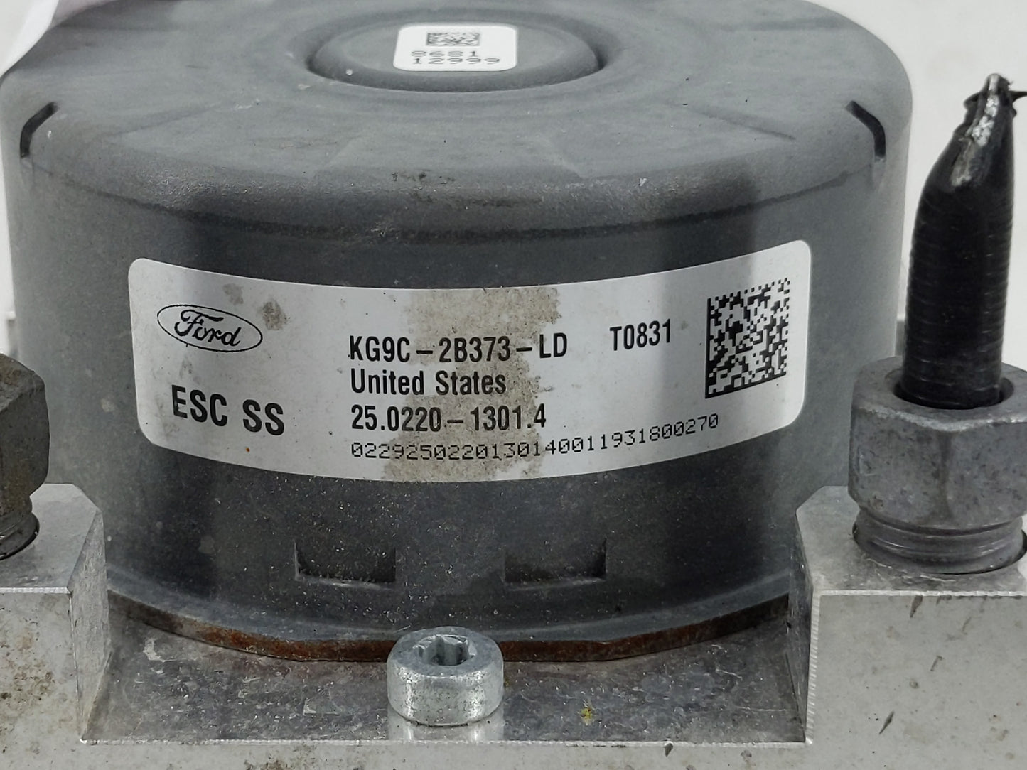 2020 Ford Fusion ABS Pump Control Module Replacement P/N:KG9C-2B373-LD Fits OEM Used Auto Parts - Oemusedautoparts1.com