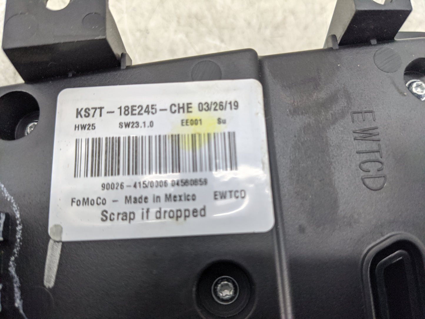 2020 Ford Fusion Radio AM FM Cd Player Receiver Replacement P/N:KS7T-18E245-CHE KS7Z18842T Fits OEM Used Auto Parts - Oemuse