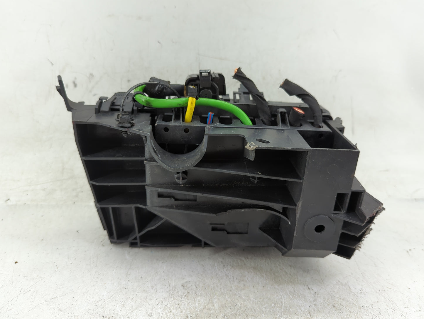 2017-2020 Ford Fusion Fusebox Fuse Box Panel Relay Module P/N:G2GT14A075AA Fits Fits 2017 2018 2019 2020 OEM Used Auto Parts