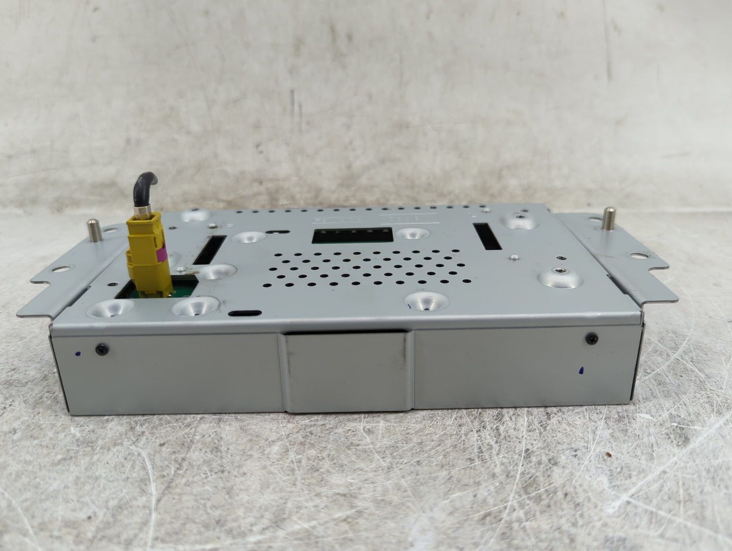 2017-2020 Ford Fusion Information Display Screen - Oemusedautoparts1.com