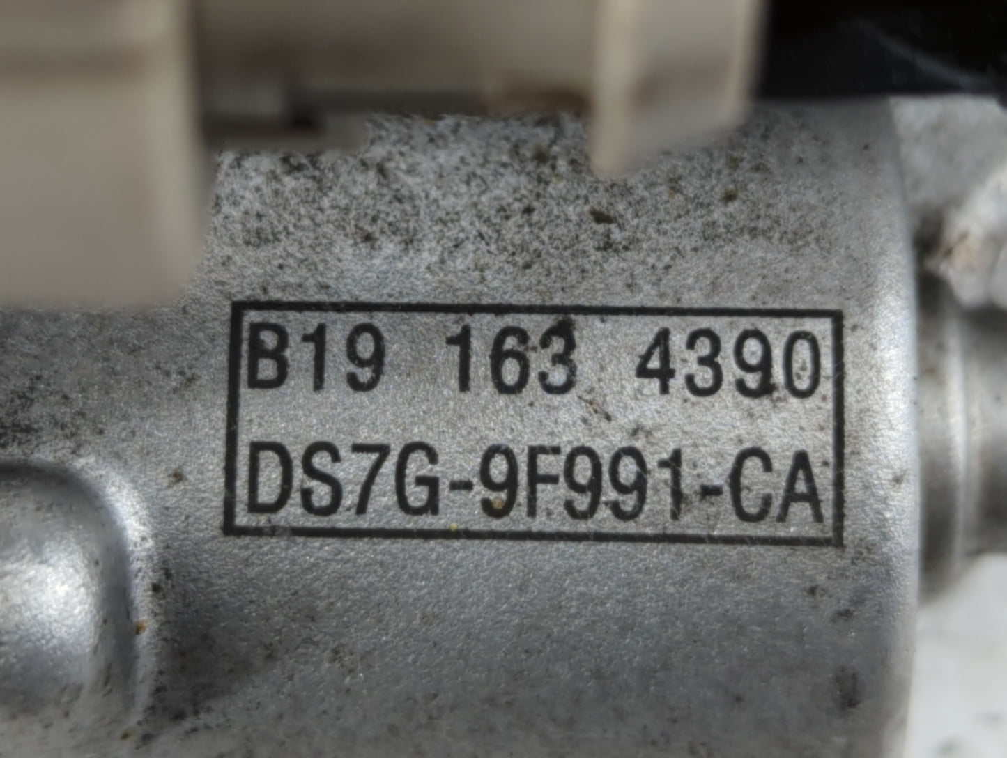 2014-2020 Ford Fusion Throttle Body P/N:DS7G-9F991-BB DS7G-9F991-CA Fits Fits 2014 2015 2016 2017 2018 2019 2020 OEM Used Au