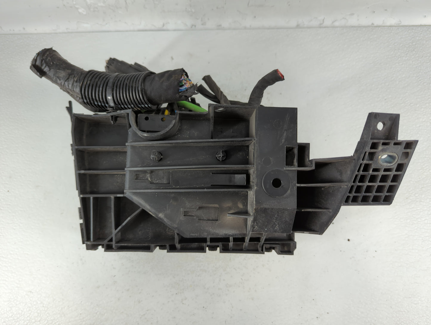 2017-2020 Ford Fusion Fusebox Fuse Box Panel Relay Module P/N:HG9T 14D068BC_02 Fits Fits 2017 2018 2019 2020 OEM Used Auto P
