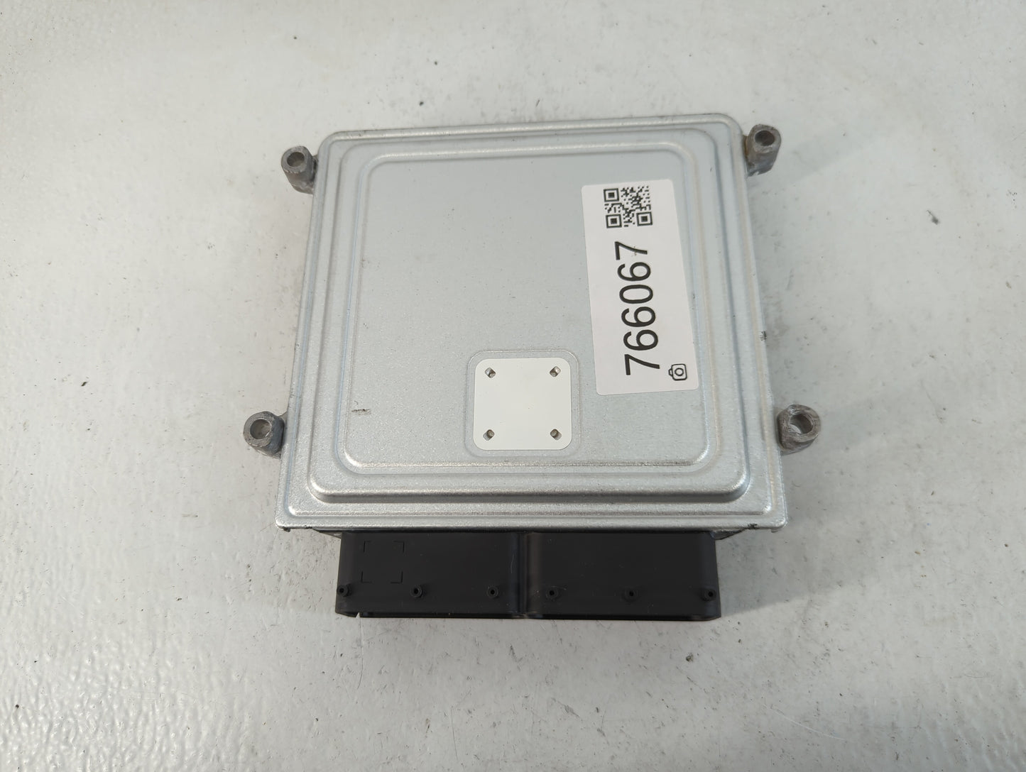 2019-2020 Genesis G80 PCM Engine Control Computer ECU ECM PCU OEM P/N:39102-3LDN2 Fits Fits 2019 2020 OEM Used Auto Parts -