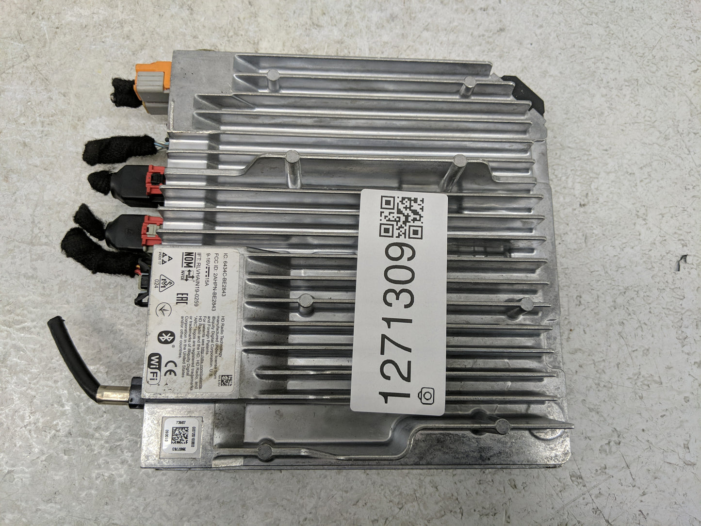 2019-2022 Gmc Sierra 1500 Radio AM FM Cd Player Receiver Replacement P/N:84817042 Fits Fits 2019 2020 2021 2022 OEM Used Aut