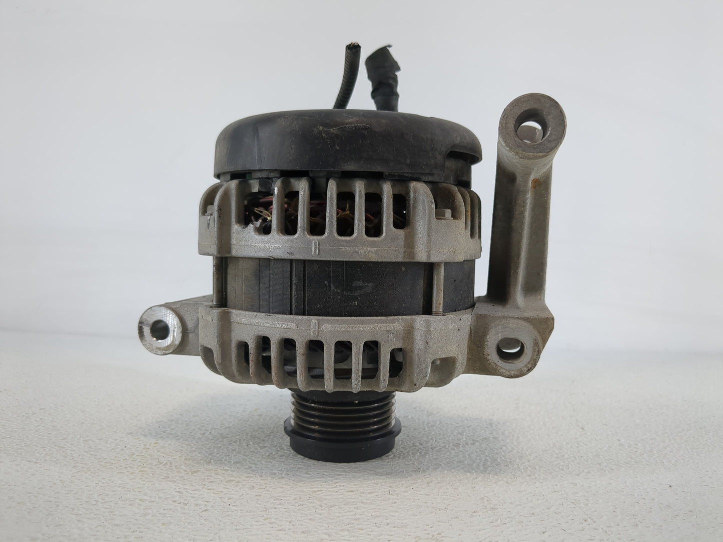2018-2022 Gmc Terrain Alternator Replacement Generator Charging Assembly Engine OEM P/N:13535009 Fits OEM Used Auto Parts -
