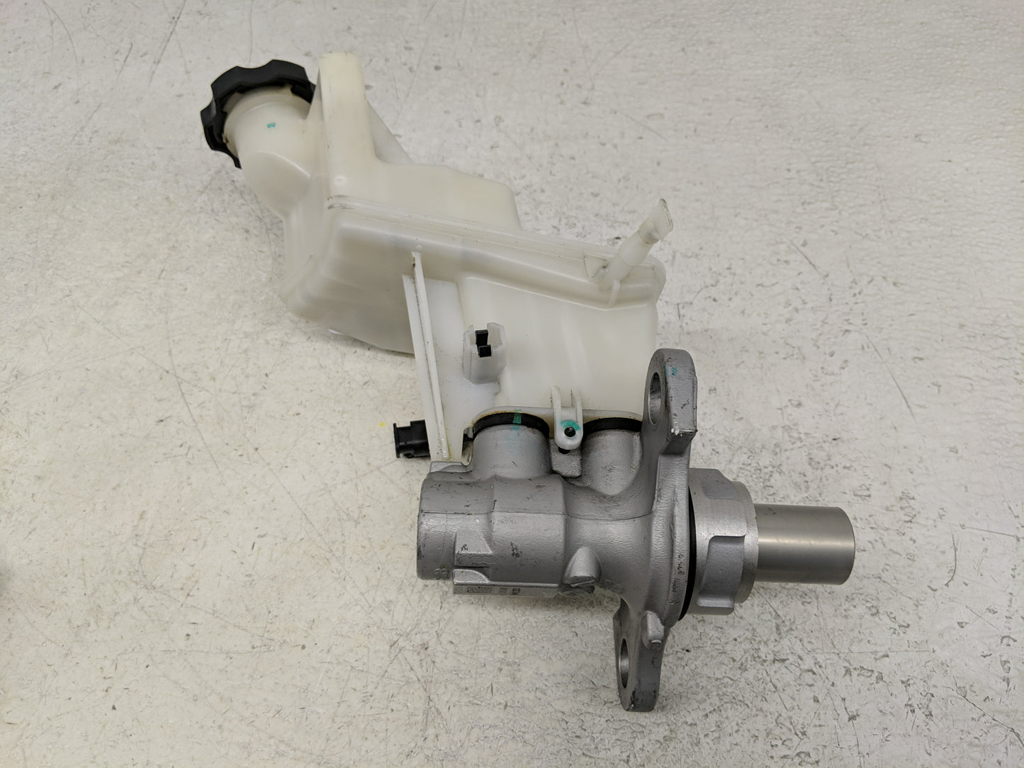 Gmc Terrain Brake Master Cylinder 1300903 - Oemusedautoparts1.com