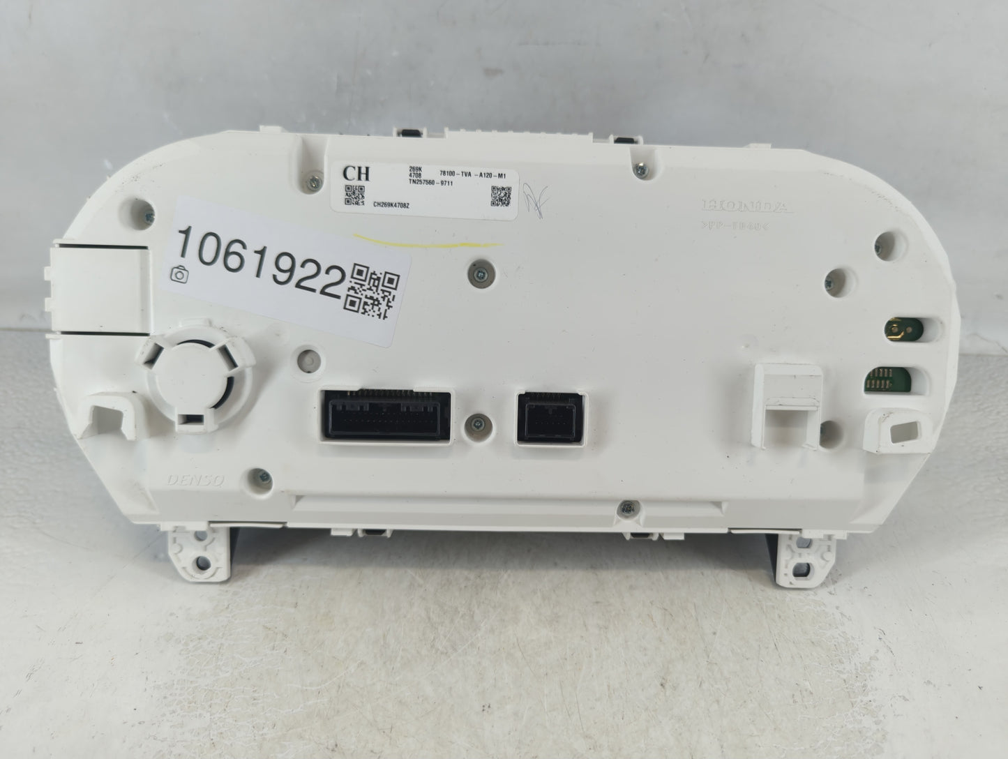 2018-2020 Honda Accord Instrument Cluster Speedometer Gauges P/N:78100-TVA-A120-M1 Fits Fits 2018 2019 2020 OEM Used Auto Pa