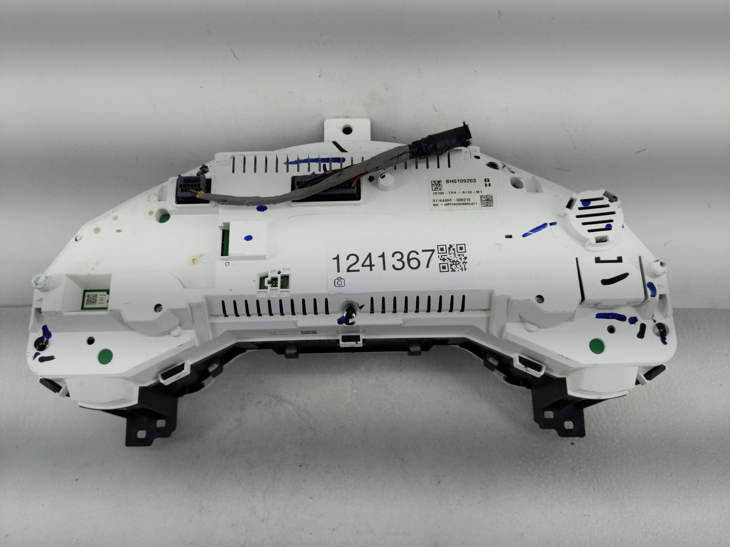 2019-2020 Honda Civic Instrument Cluster Speedometer Gauges P/N:78100-TBA-A110-M1 BH0109203 Fits Fits 2019 2020 OEM Used Aut