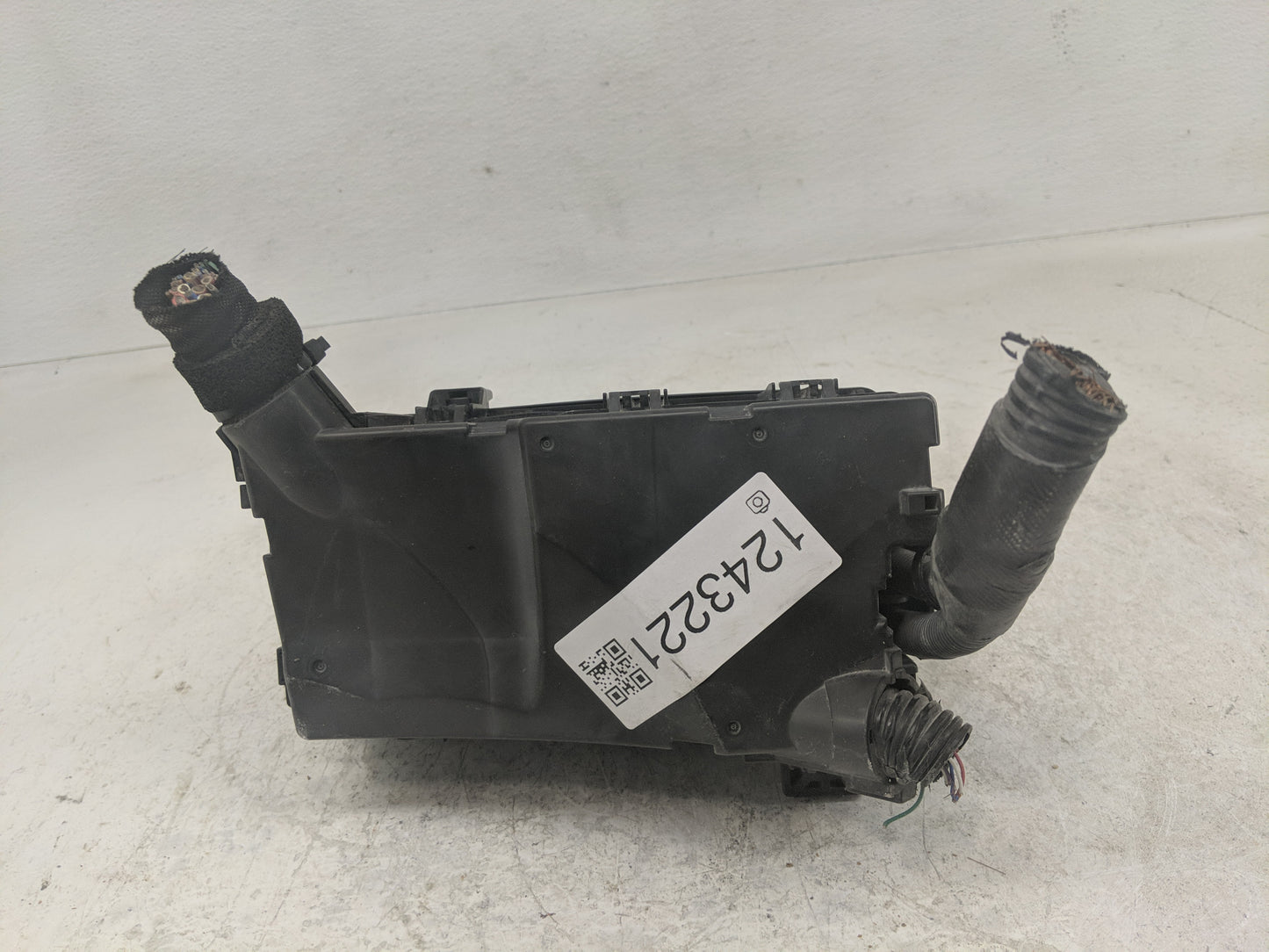 2019-2020 Honda Civic Fusebox Fuse Box Panel Relay Module P/N:020R11BWN7 191104 Fits Fits 2019 2020 OEM Used Auto Parts - Oe