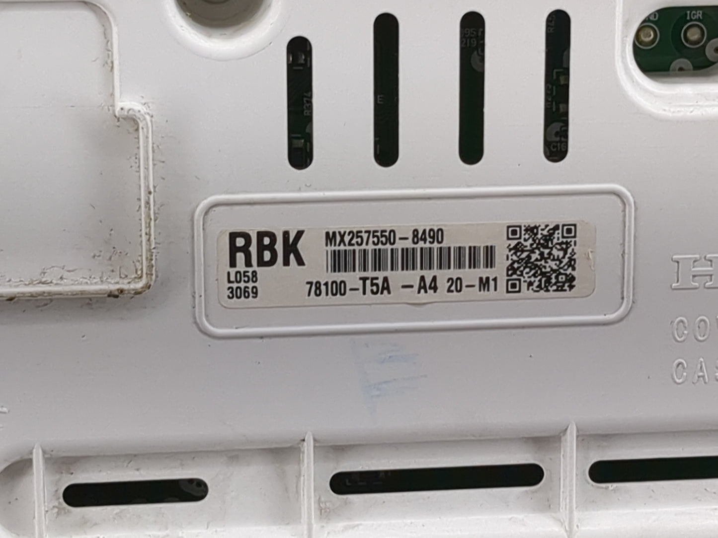 2018-2020 Honda Fit Instrument Cluster Speedometer Gauges P/N:MX257550-8490 78100-T5A-A4 Miles: Fits Fits 2018 2019 2020 OEM