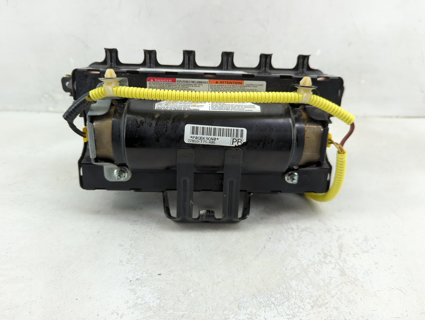 2016-2022 Honda Hr-V Air Bag Passenger Right Dashboard OEM P/N:77850-T7S-A85 Fits Fits 2016 2017 2018 2019 2020 2021 2022 OE