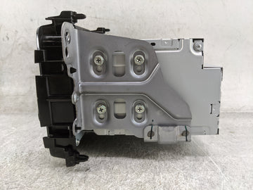 2019-2022 Honda Hr-V Radio AM FM Cd Player Receiver Replacement P/N:39100-T7W-A911-M1 CV-CHV8N0JX Fits Fits 2019 2020 2021 2022 OEM Used Auto Parts