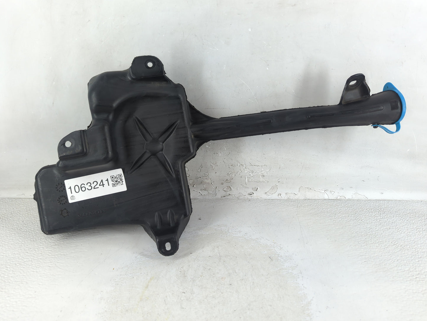 2020 Honda Odyssey Windshield Washer Fluid Reservoir Bottle - Oemusedautoparts1.com