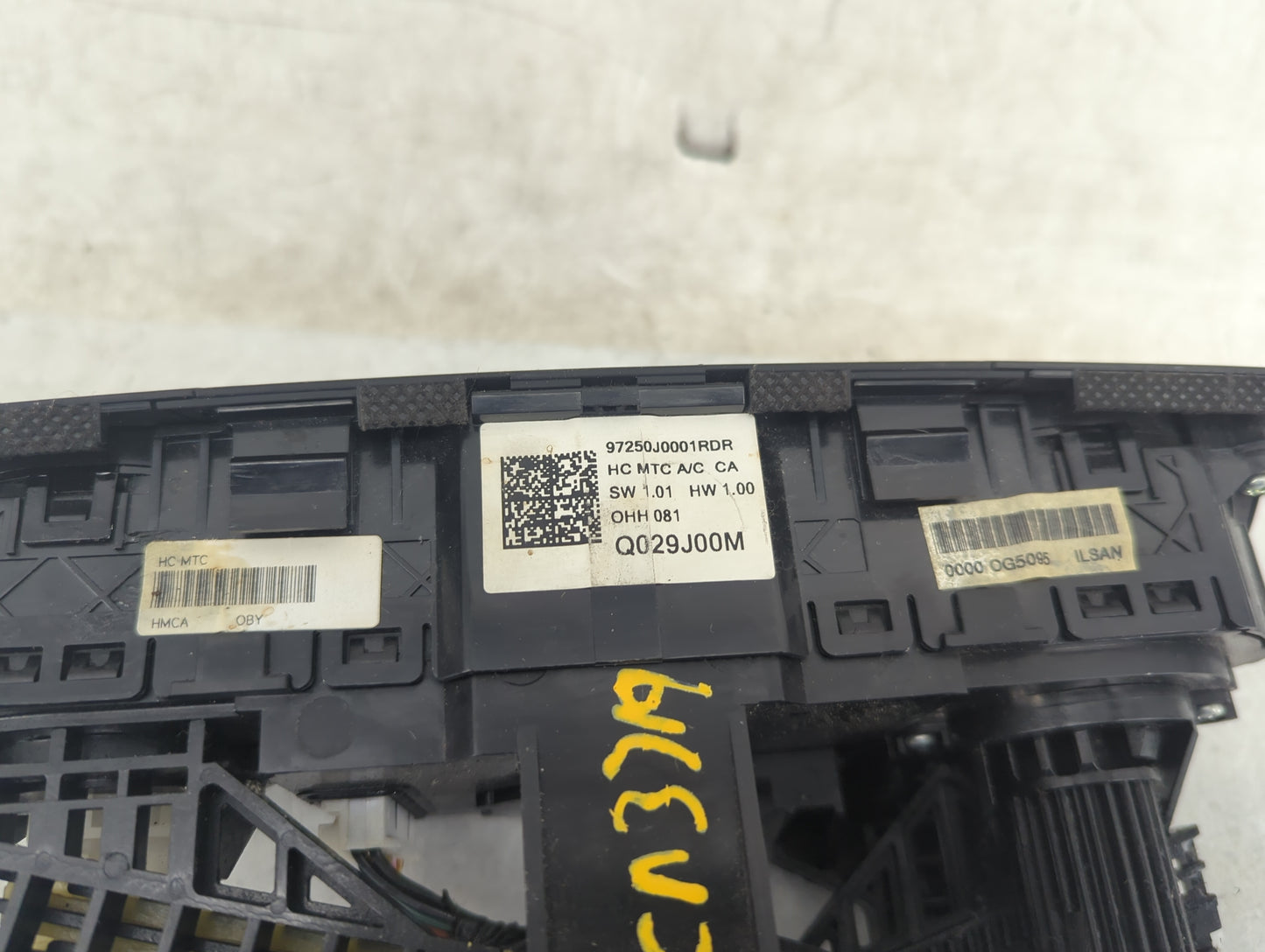 2018-2022 Hyundai Accent Climate Control Module Temperature AC/Heater Replacement P/N:97250J0001RDR Fits OEM Used Auto Parts