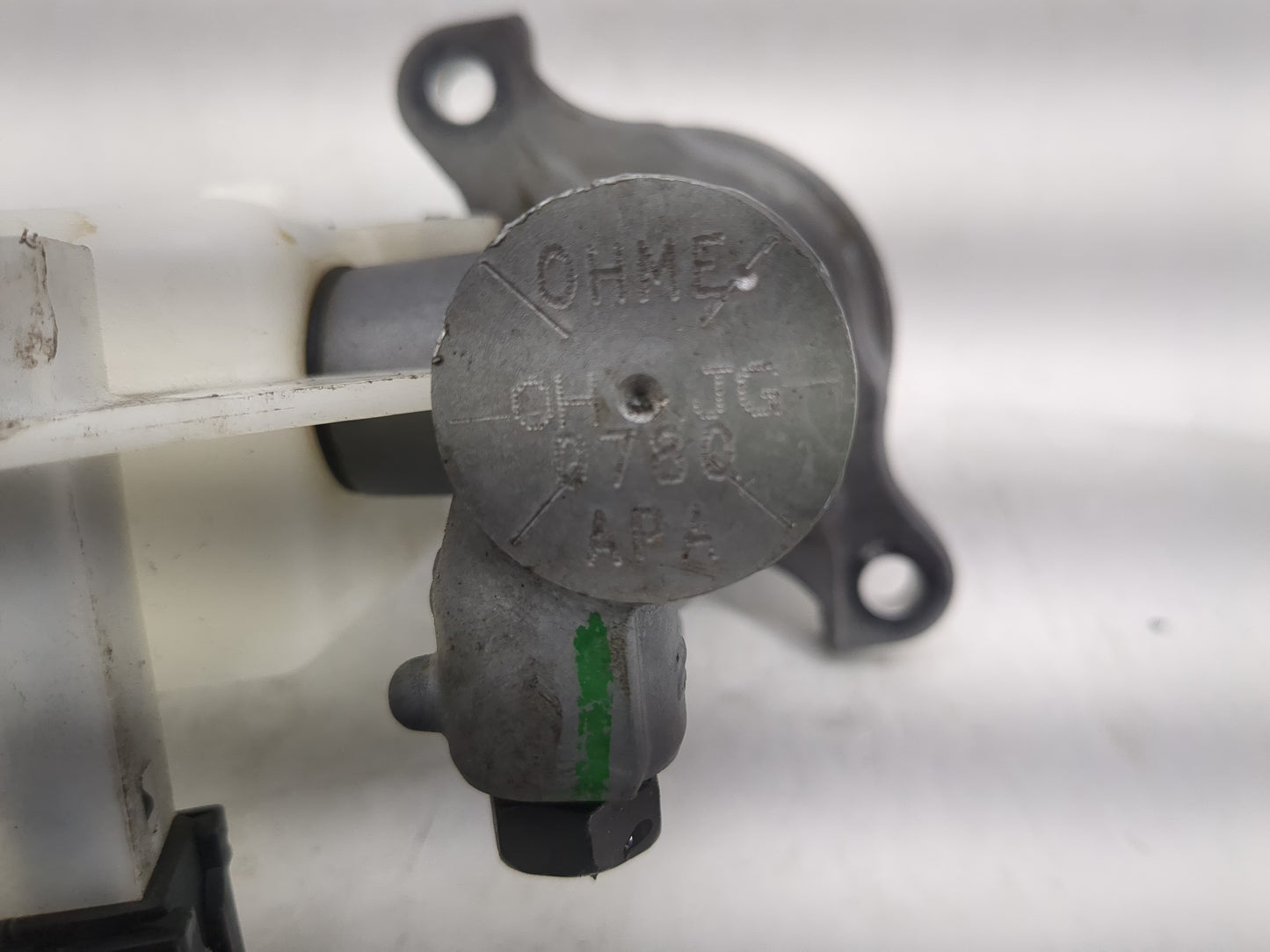 2020-2020 Hyundai Elantra Brake Master Cylinder 1220890 - Oemusedautoparts1.com