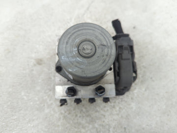 2019-2020 Hyundai Elantra ABS Pump Control Module Replacement P/N:61589-43100 58900-F2620 Fits Fits 2019 2020 OEM Used Auto Parts