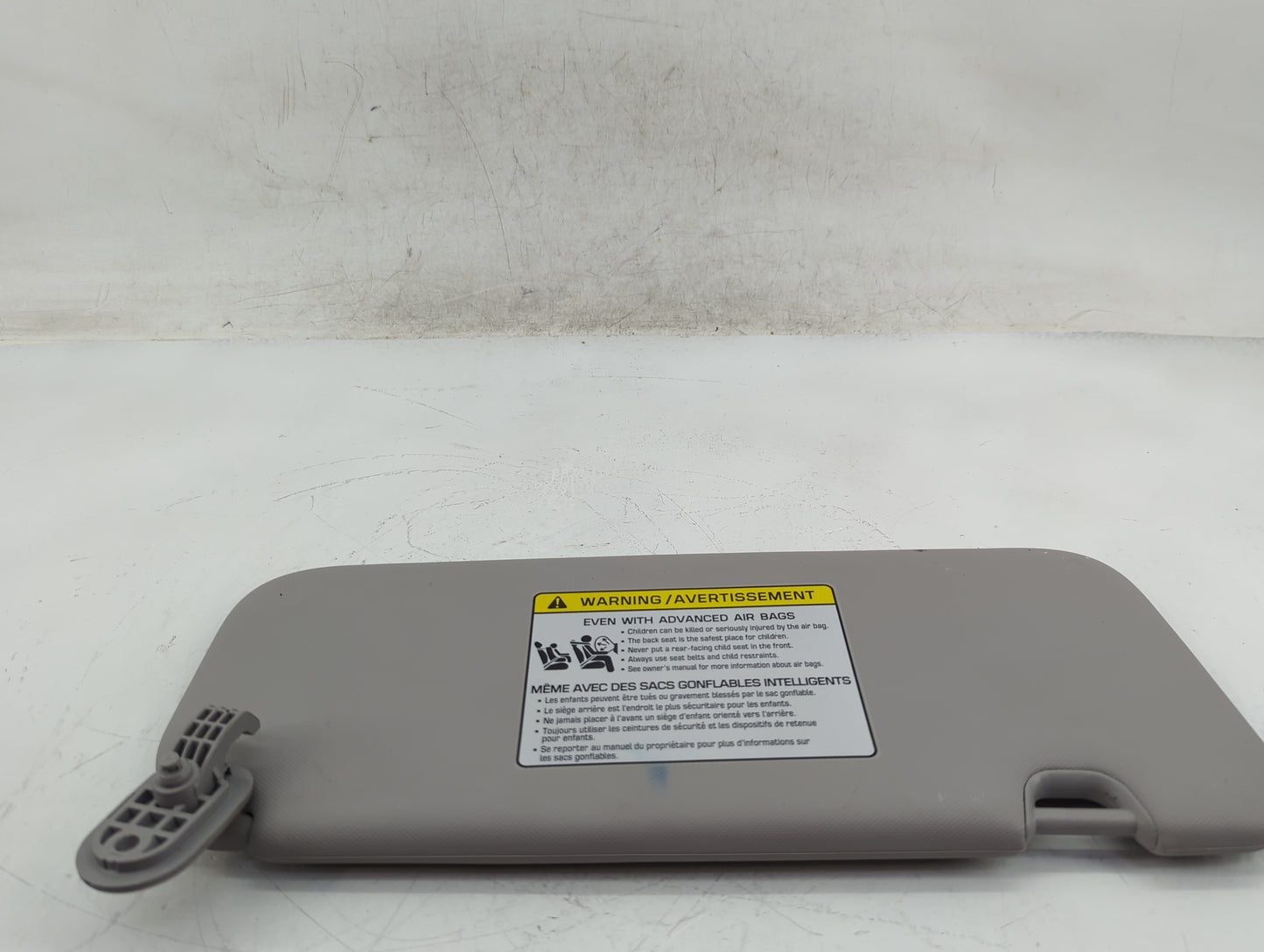 2017-2020 Hyundai Elantra Sun Visor Shade Replacement Driver Left Mirror Fits Fits 2017 2018 2019 2020 OEM Used Auto Parts -