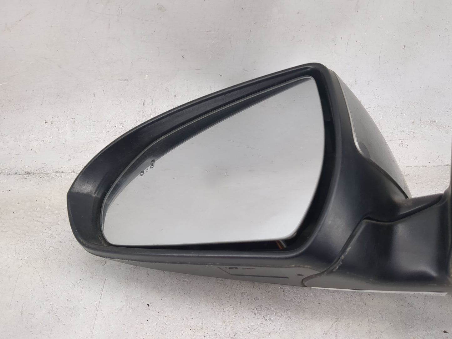 2019-2020 Hyundai Elantra Driver Left Side View Manual Door Mirror - Oemusedautoparts1.com