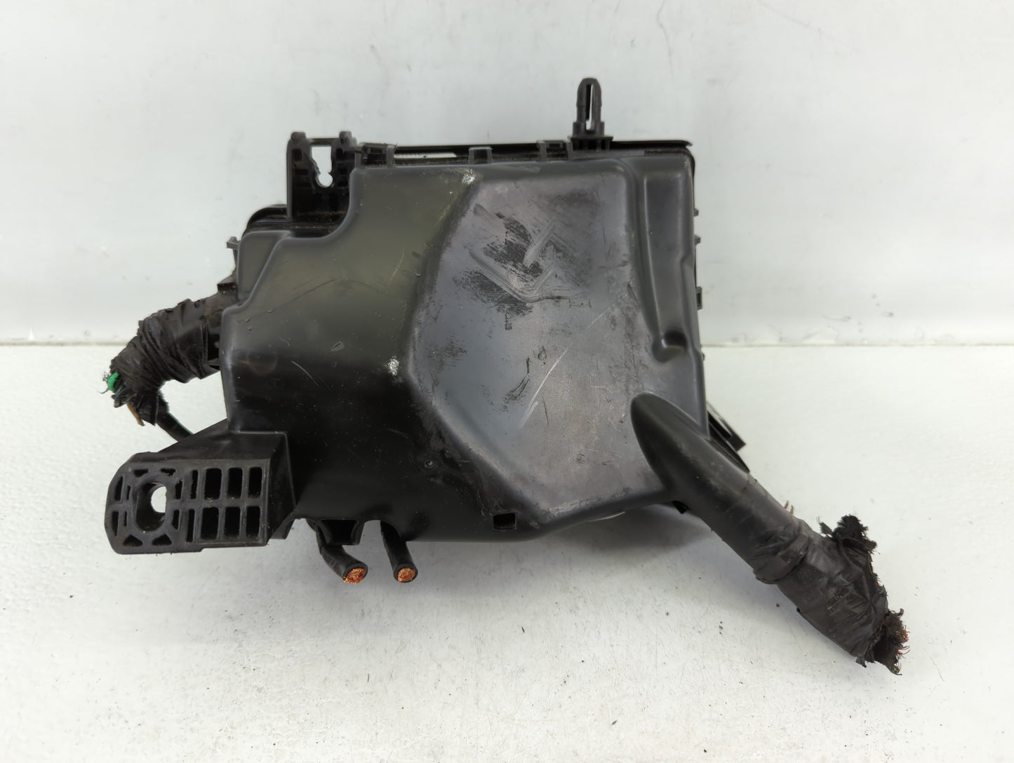 2019-2020 Hyundai Elantra Fusebox Fuse Box Panel Relay Module P/N:91260-F2030AA Fits Fits 2019 2020 OEM Used Auto Parts - Oe
