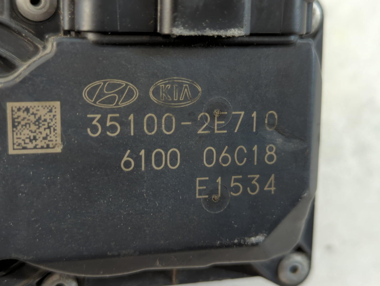 2011-2020 Hyundai Elantra Throttle Body P/N:35100-2E710 Fits Fits 2011 2012 2013 2014 2015 2016 2017 2018 2019 2020 2021 OEM