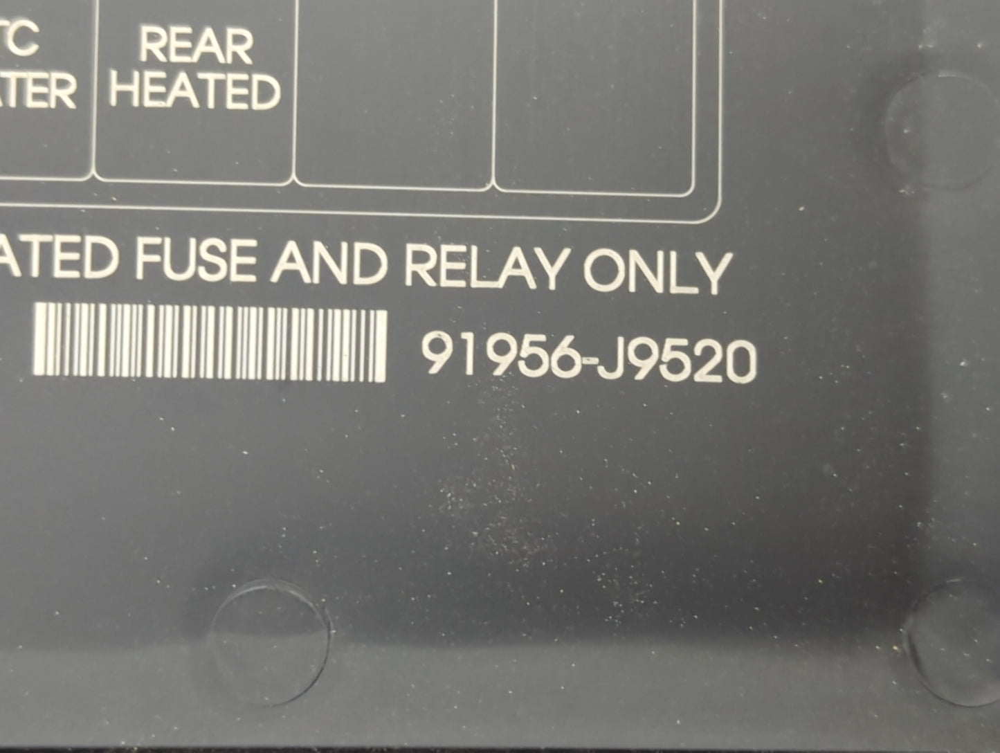 2018-2021 Hyundai Kona Fusebox Fuse Box Panel Relay Module P/N:91956-J9520 Fits Fits 2018 2019 2020 2021 OEM Used Auto Parts