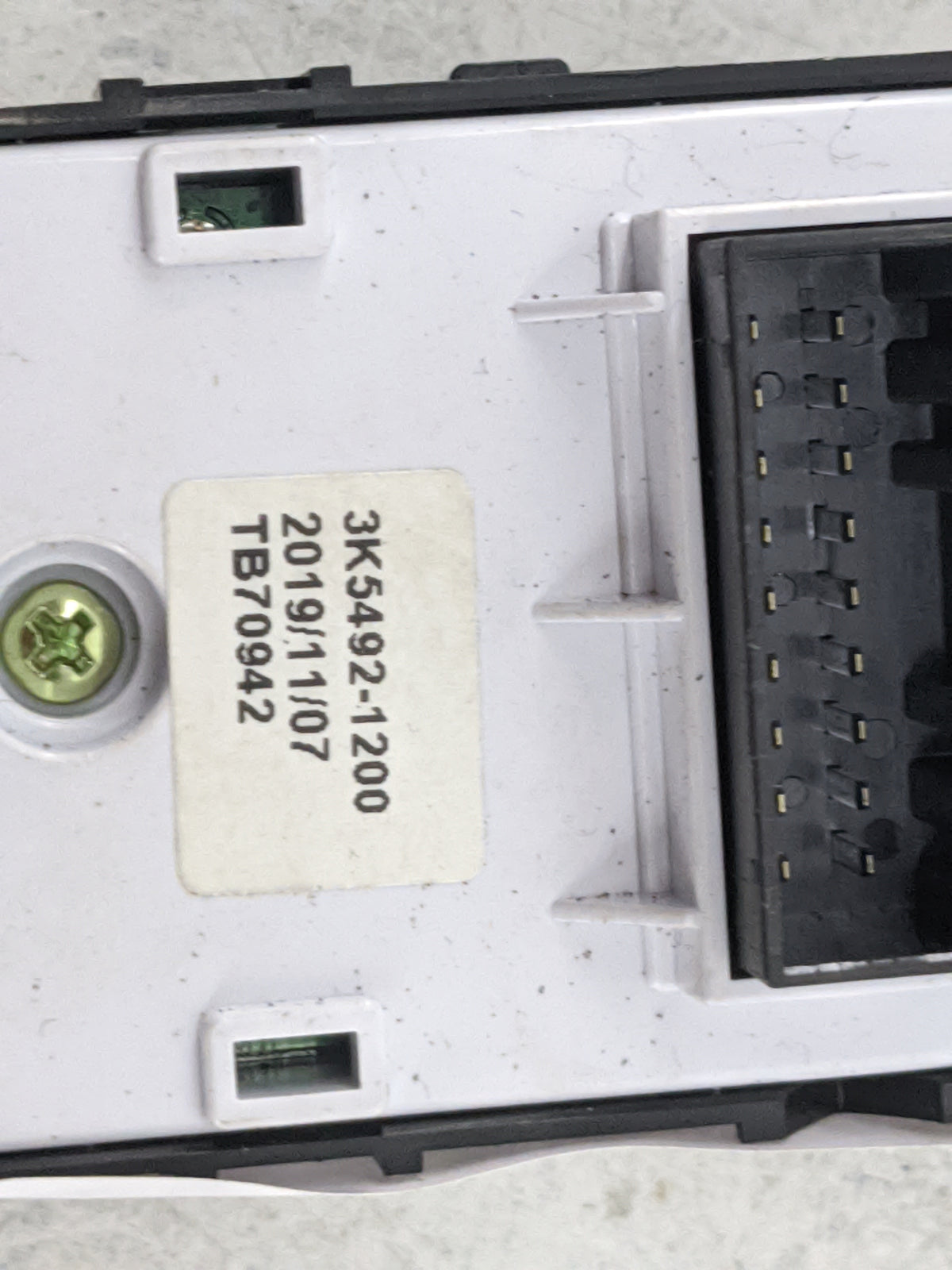 2018-2022 Hyundai Kona Master Power Window Switch Replacement Driver Side Left P/N:93570-J9200TMT 3K5492-1200 Fits OEM Used