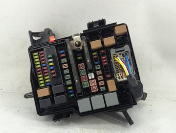 2020-2022 Hyundai Palisade Fusebox Fuse Box Panel Relay Module P/N:91220S8270 Fits Fits 2020 2021 2022 OEM Used Auto Parts