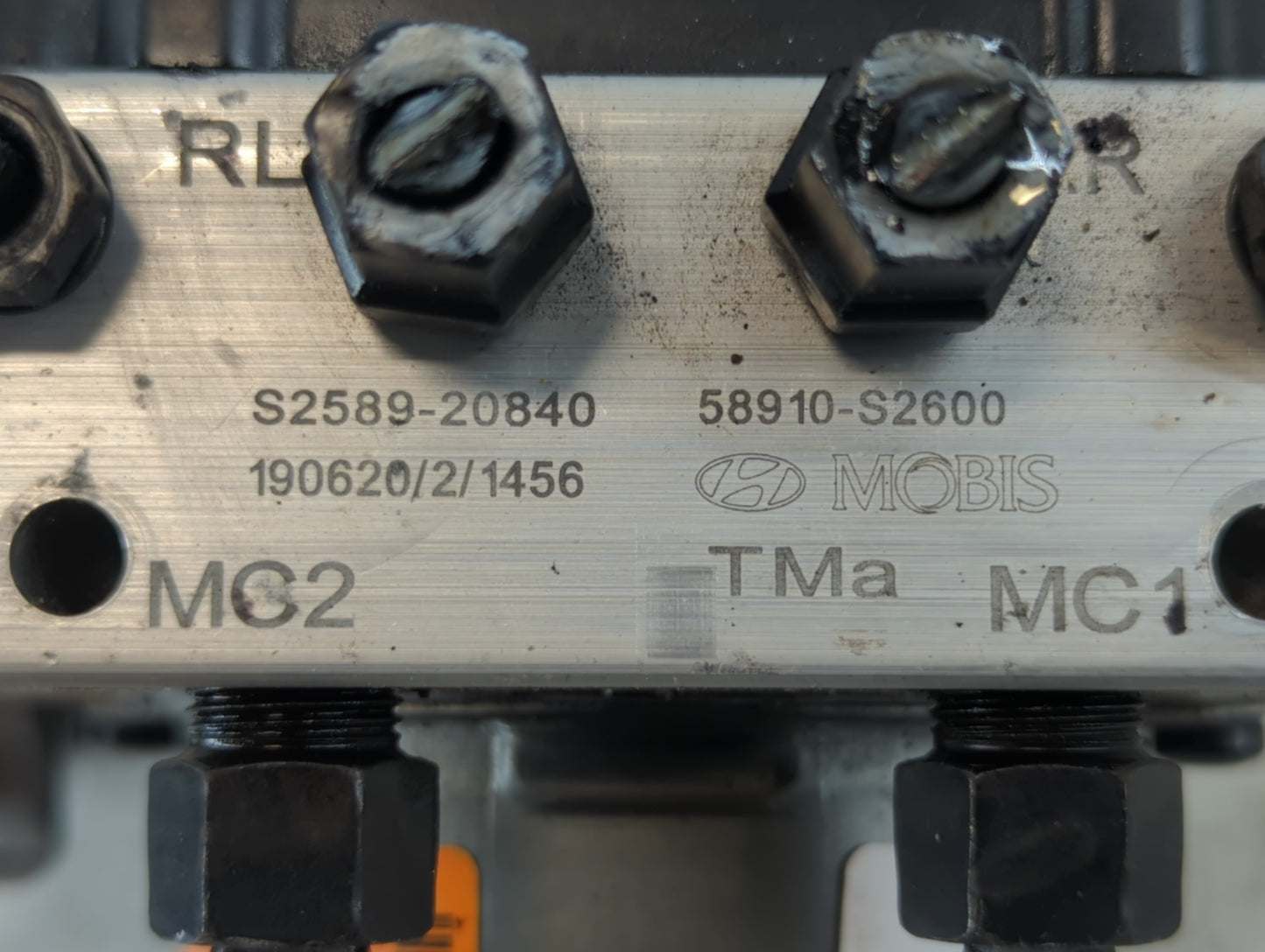 2019-2020 Hyundai Santa Fe ABS Pump Control Module Replacement P/N:58910-S2600 S2589-20840 Fits Fits 2019 2020 OEM Used Auto