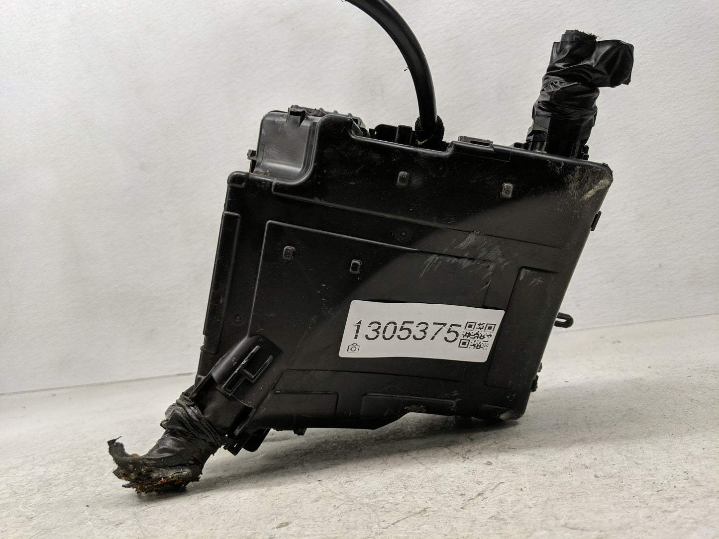2019-2020 Hyundai Santa Fe Fusebox Fuse Box Panel Relay Module P/N:91956-S2021 91200S2400TA Fits Fits 2019 2020 OEM Used Aut