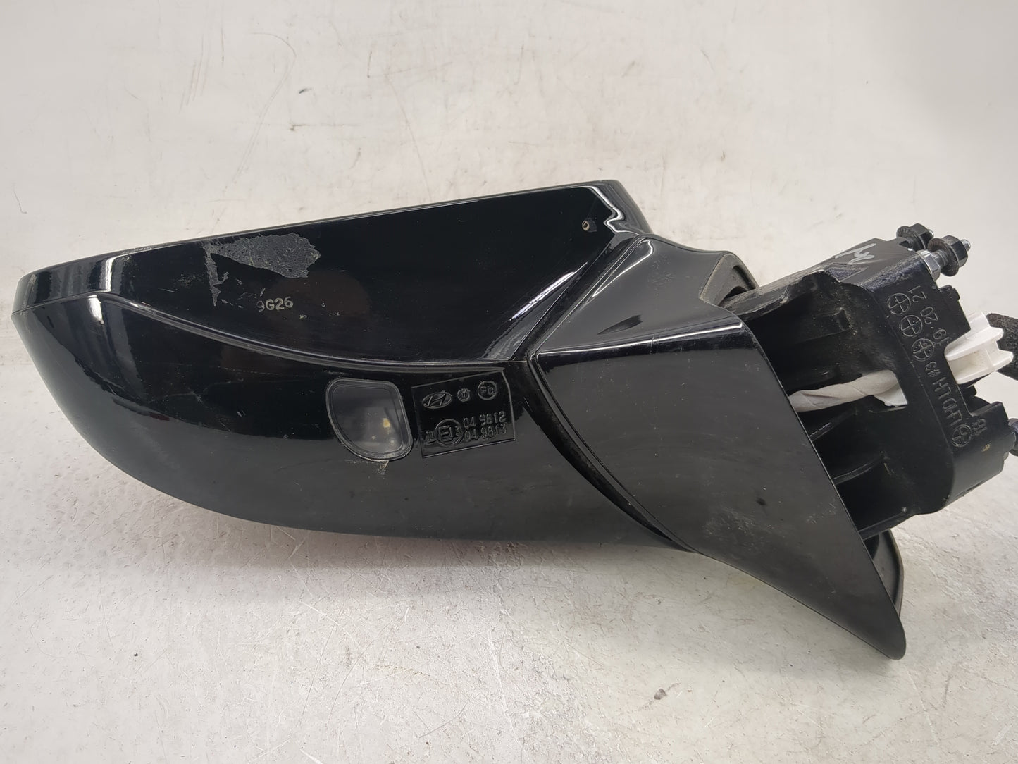 2020 Hyundai Santa Fe Driver Side View Mirror - Left Door Mirror OEM Used - Oemusedautoparts1.com