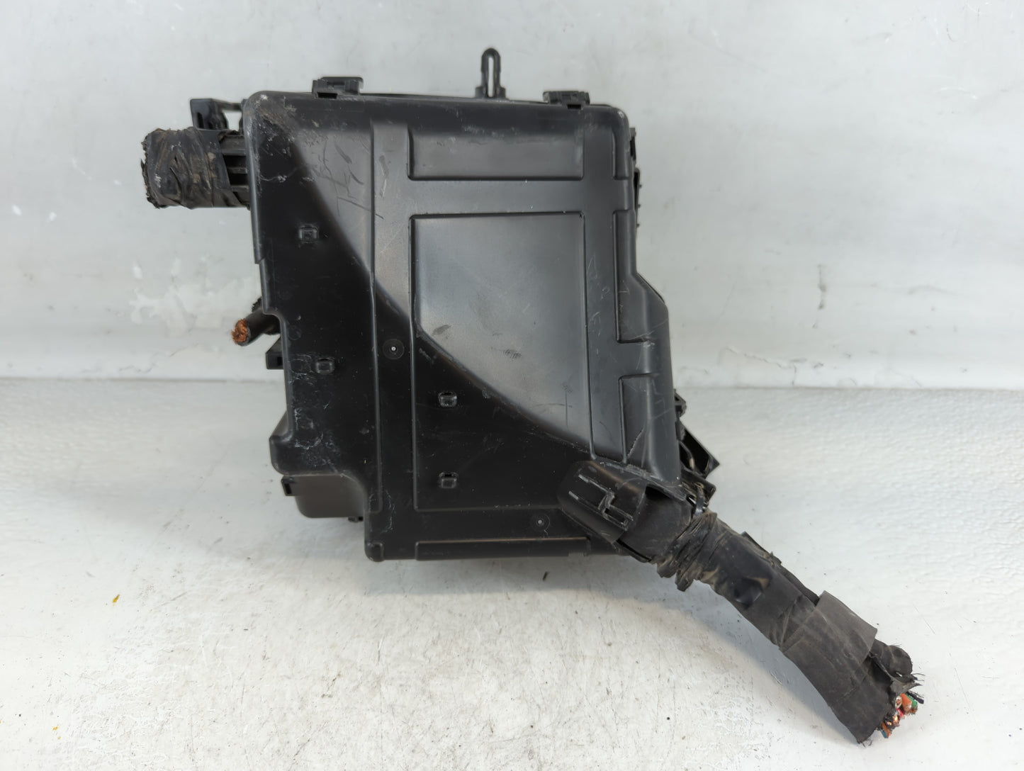 2019-2020 Hyundai Santa Fe Fusebox Fuse Box Panel Relay Module P/N:91956-S2021 Fits Fits 2019 2020 OEM Used Auto Parts - Oem