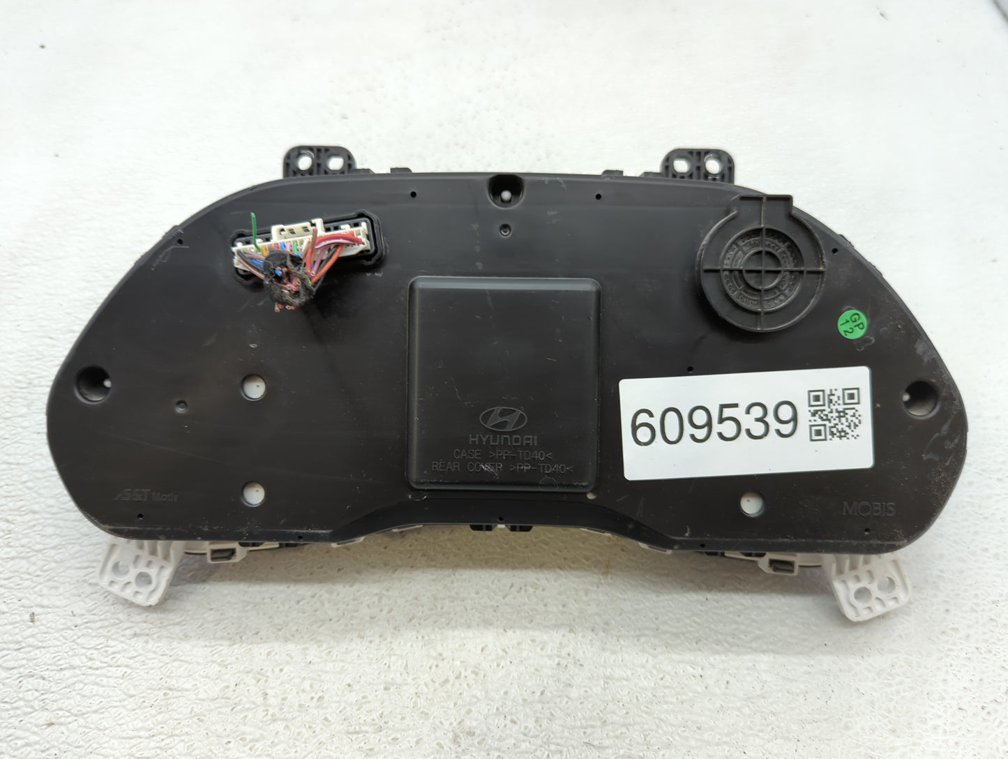 2019-2020 Hyundai Veloster Instrument Cluster Speedometer Gauges P/N:94001J3710 Fits Fits 2019 2020 OEM Used Auto Parts - Oe