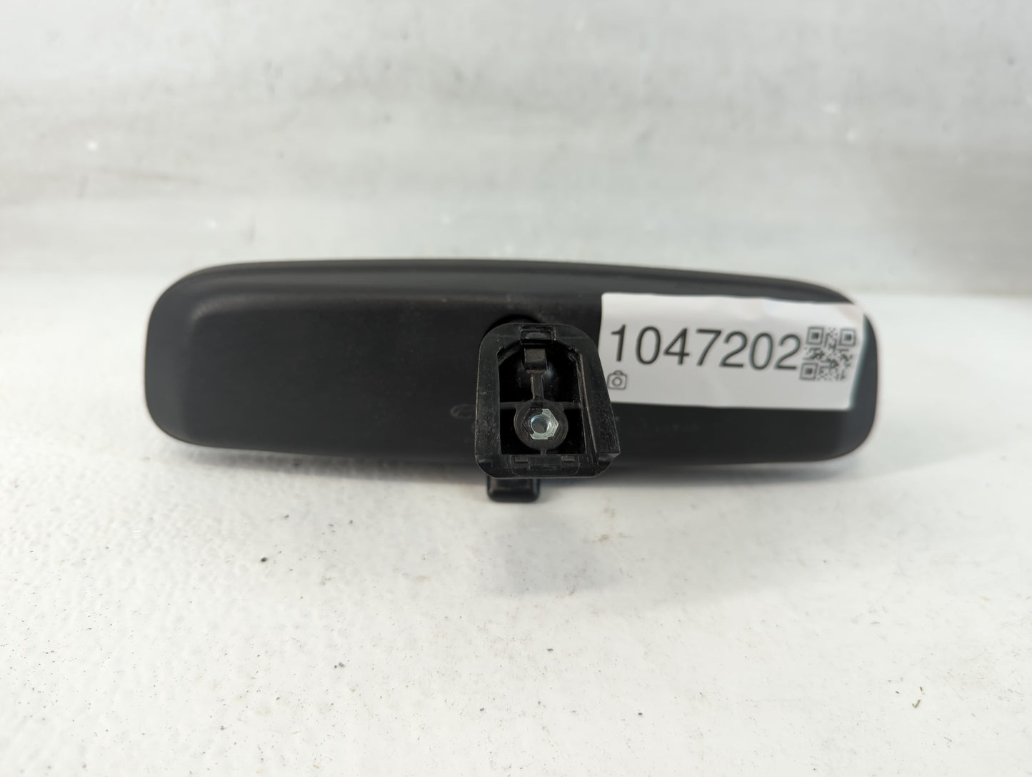 2020 Hyundai Venue Interior Rear View Mirror Replacement OEM P/N:E13049848 Fits OEM Used Auto Parts - Oemusedautoparts1.com