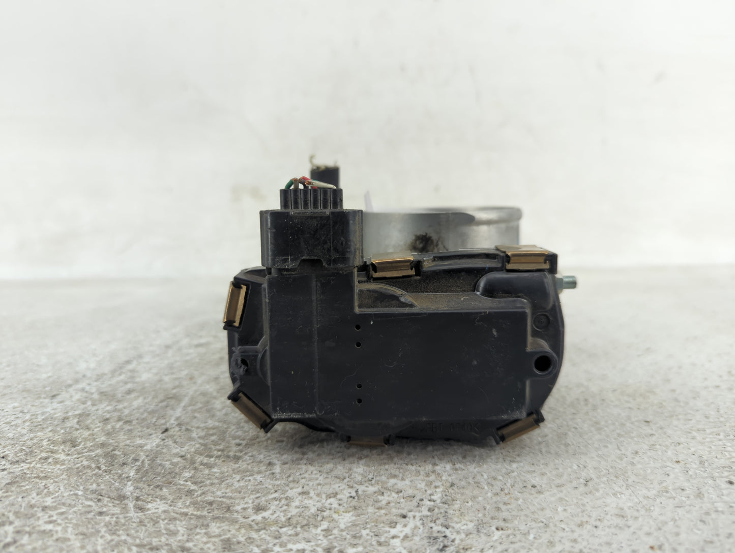 2016-2020 Infiniti Q50 Throttle Body Fits Fits 2016 2017 2018 2019 2020 OEM Used Auto Parts - Oemusedautoparts1.com