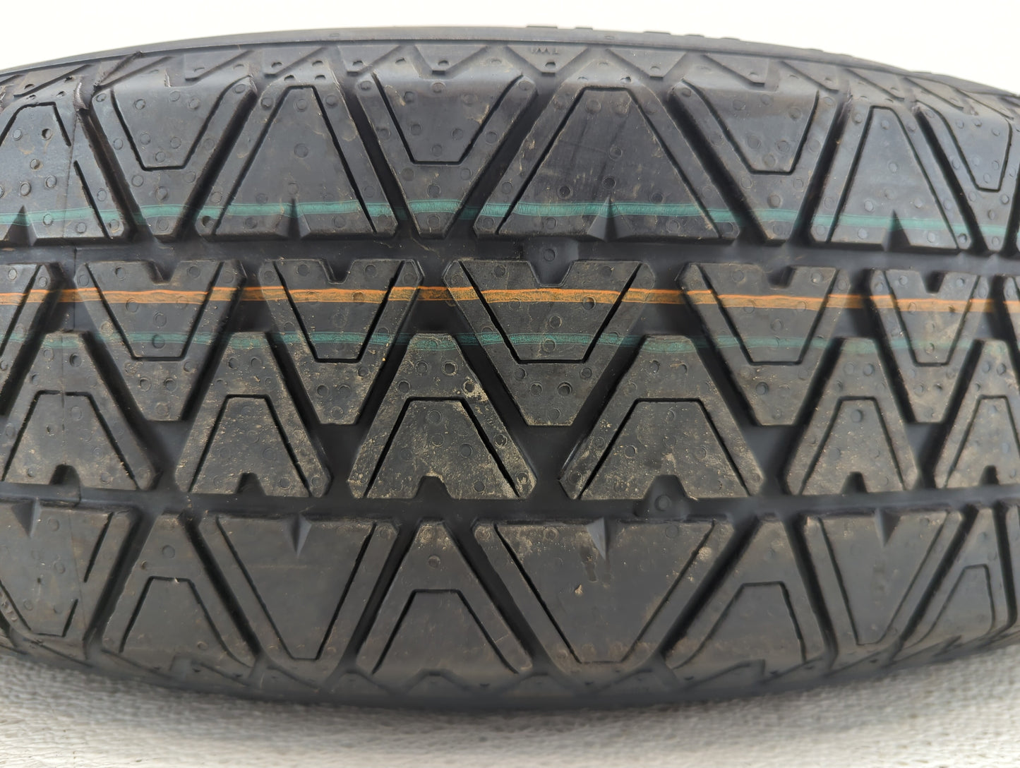 2017-2022 Jaguar F-pace Spare Donut Tire Wheel Rim Oem - Oemusedautoparts1.com