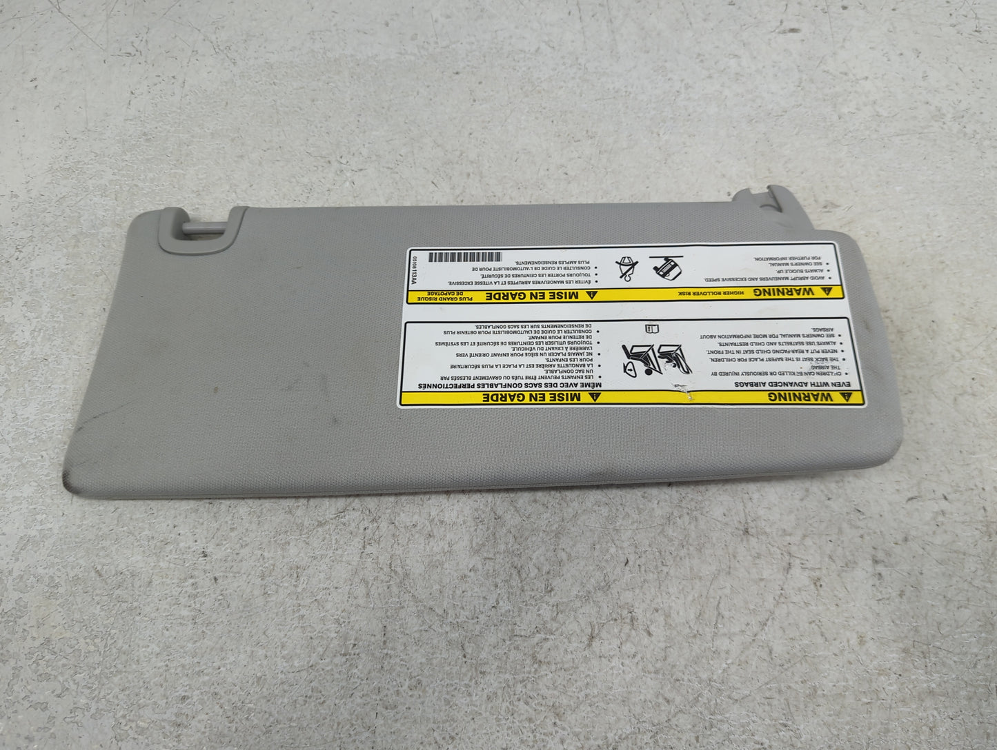 2019-2022 Jeep Cherokee Sun Visor Shade Replacement Driver Left Mirror Fits Fits 2019 2020 2021 2022 OEM Used Auto Parts - O