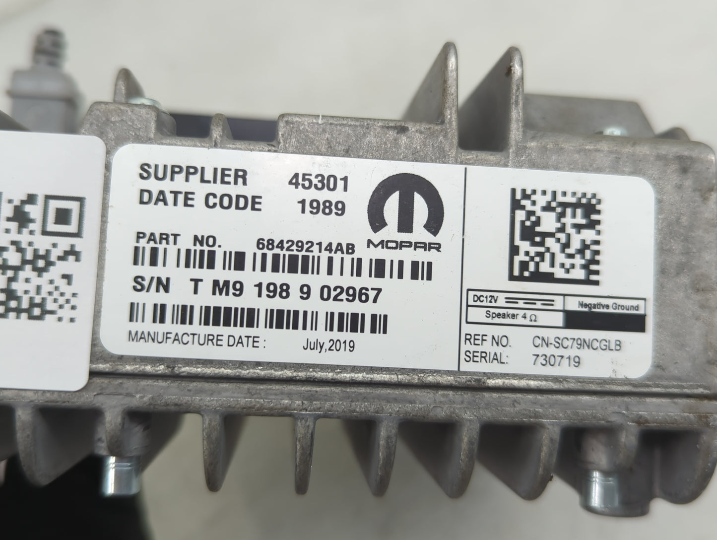 2020 Jeep Grand Cherokee Radio AM FM Cd Player Receiver Replacement P/N:68429214AB 2098978-1 Fits OEM Used Auto Parts - Oemu