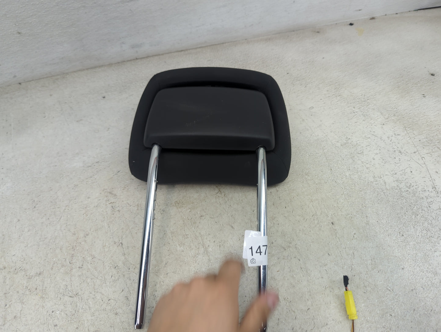 2020 Jeep Grand Cherokee Headrest Head Rest Front Driver Passenger Seat Fits OEM Used Auto Parts - Oemusedautoparts1.com